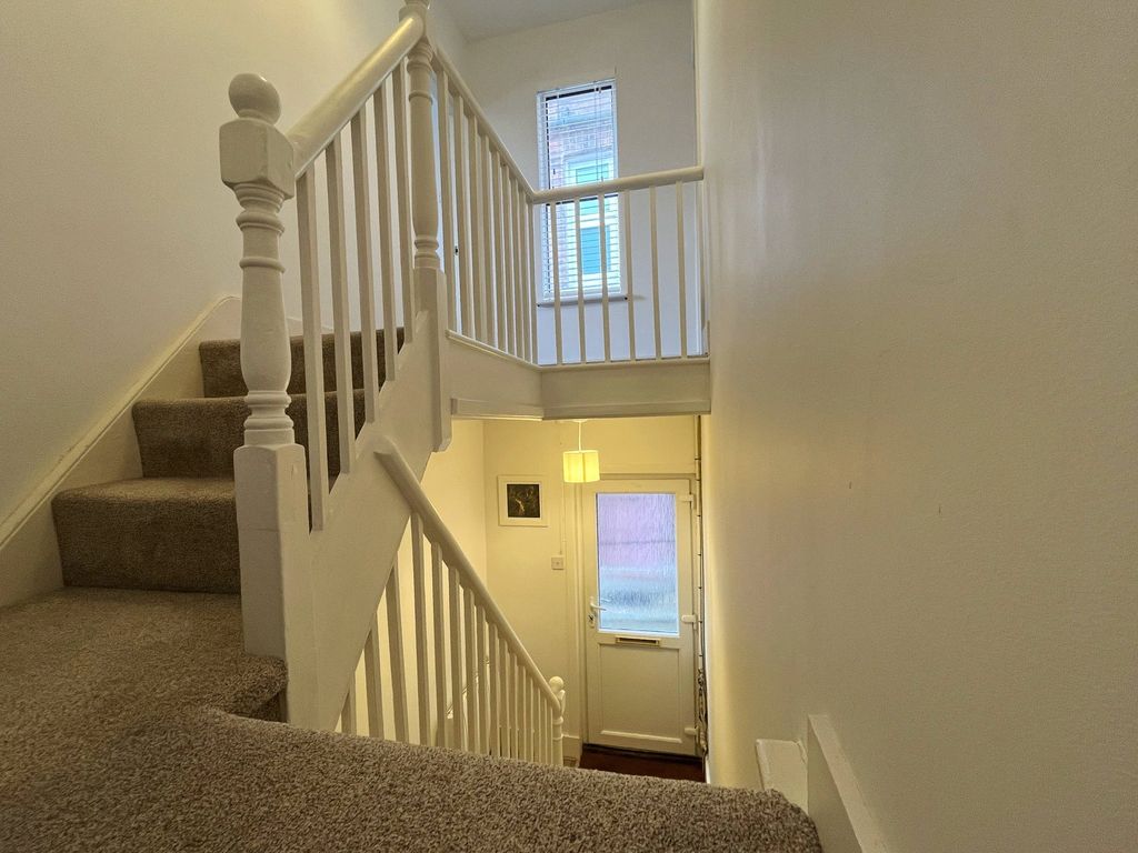 Property photo 2 of 11 Picture No. 23