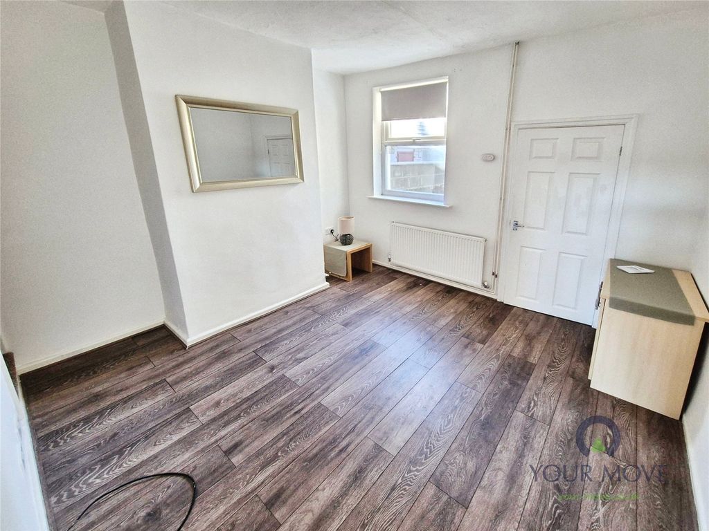 Property photo 3 of 7 Dining Room