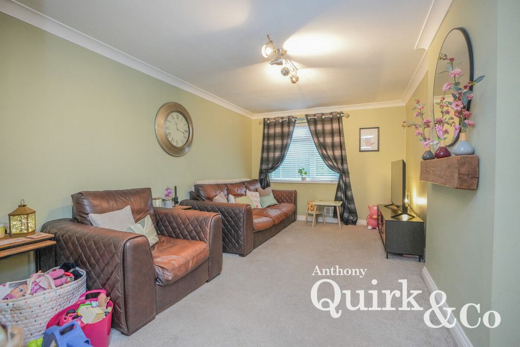 Property photo 3 of 14