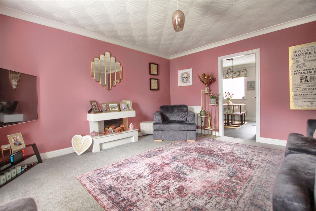 Property photo 3 of 13 Bk8.Jpg