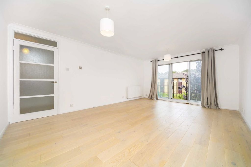 Property photo 3 of 7