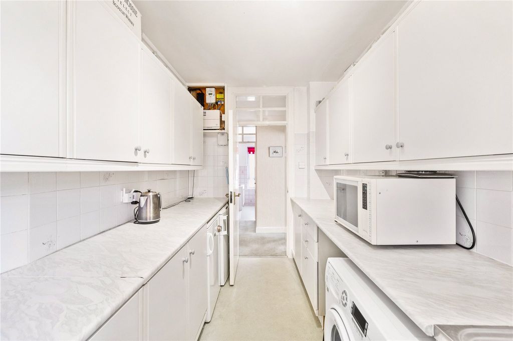 Property photo 2 of 16 Picture No. 20