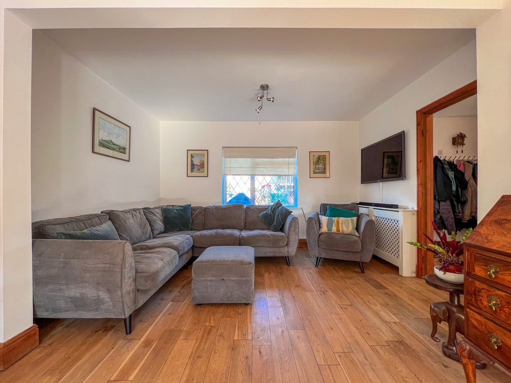 Property photo 3 of 38