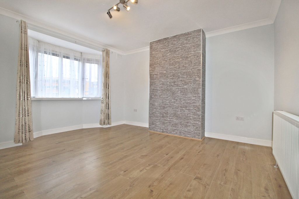 Property photo 2 of 10 Gallery