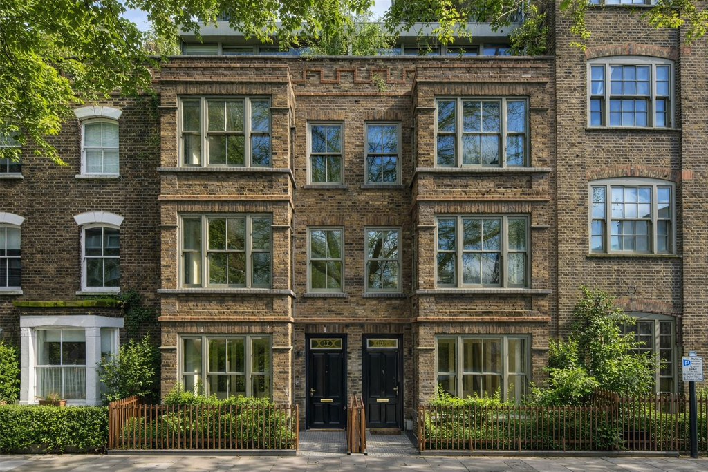 Property photo 1 of 7 Front (Exterior)