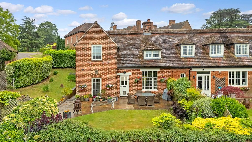 Property photo 1 of 32