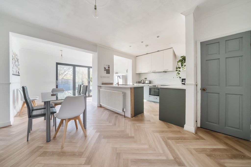 Property photo 1 of 16 Reception