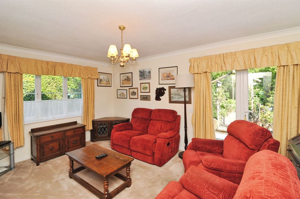 Property photo 2 of 17