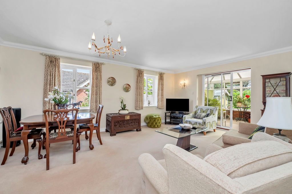 Property photo 3 of 17 Sitting Room