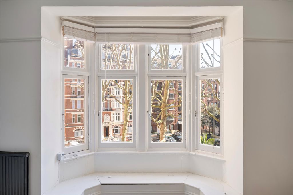 Property photo 2 of 13 Image