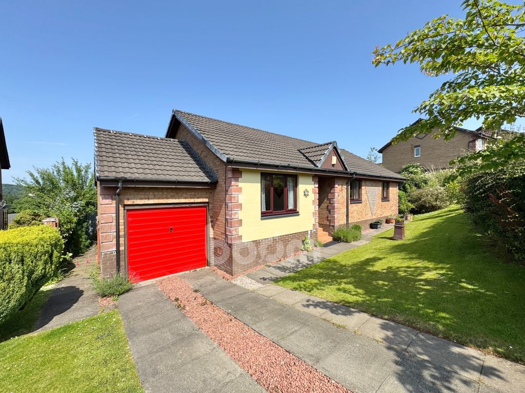 Property photo 2 of 28 Cullen Crescent, Inverkip Three Bedroom Detached B