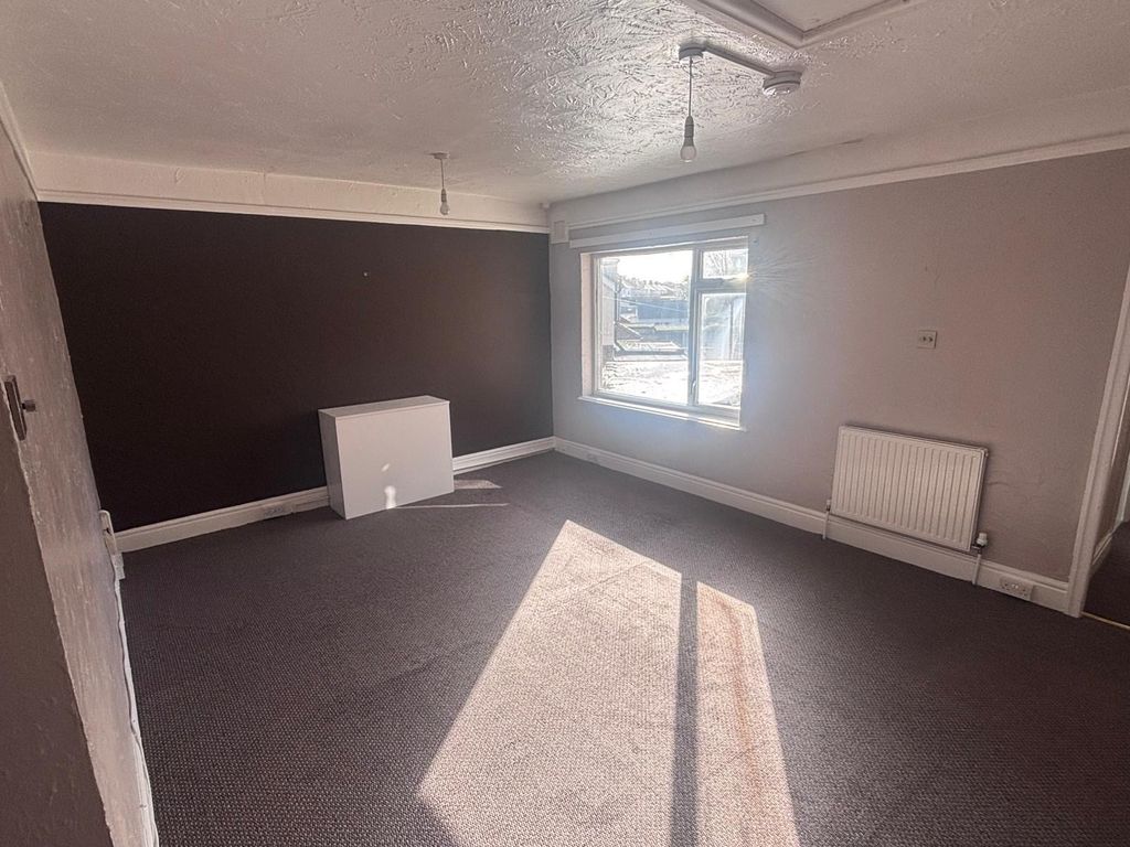 Property photo 3 of 13 Image