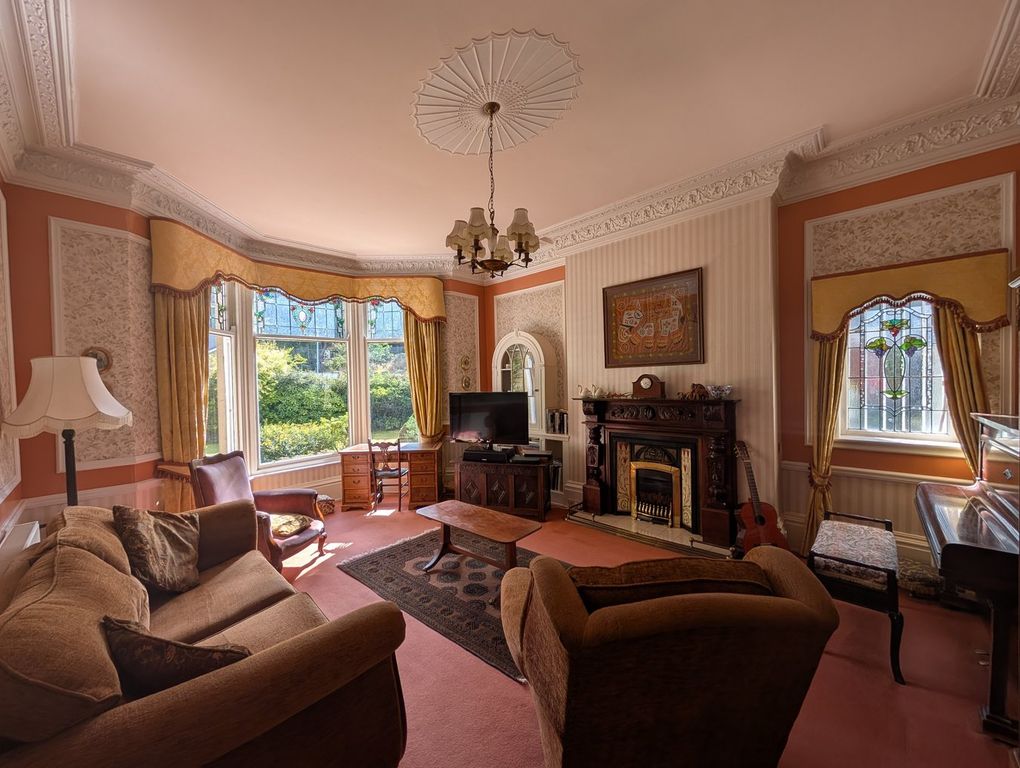 Property photo 3 of 49