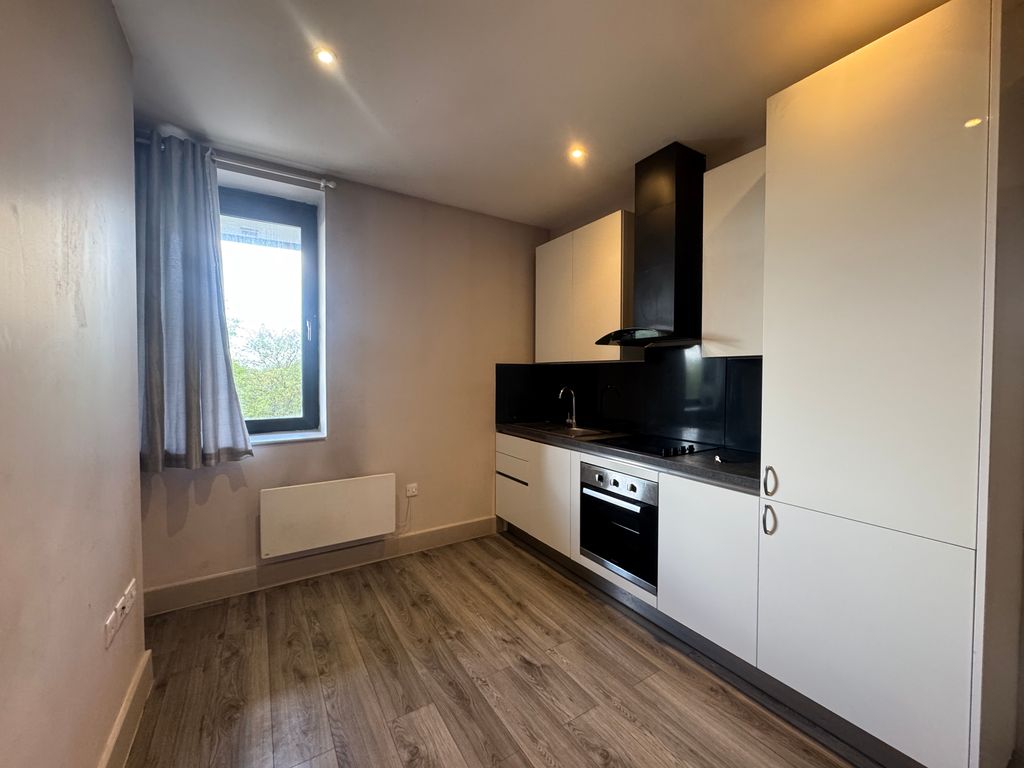 Property photo 2 of 5 Kitchen