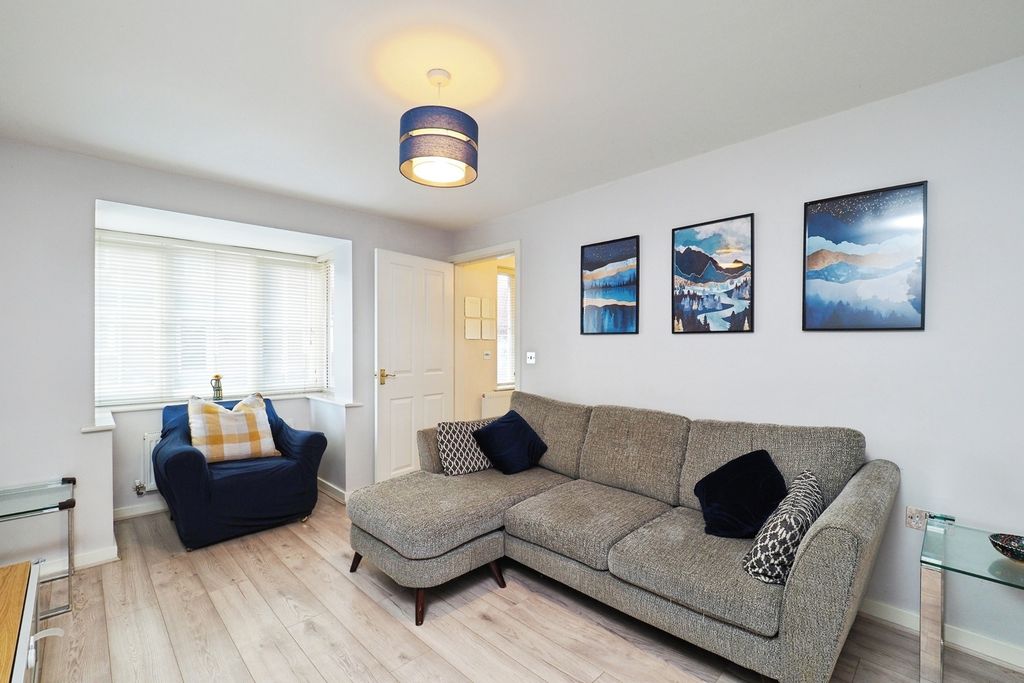 Property photo 2 of 16 Pbox-Img.Jpg