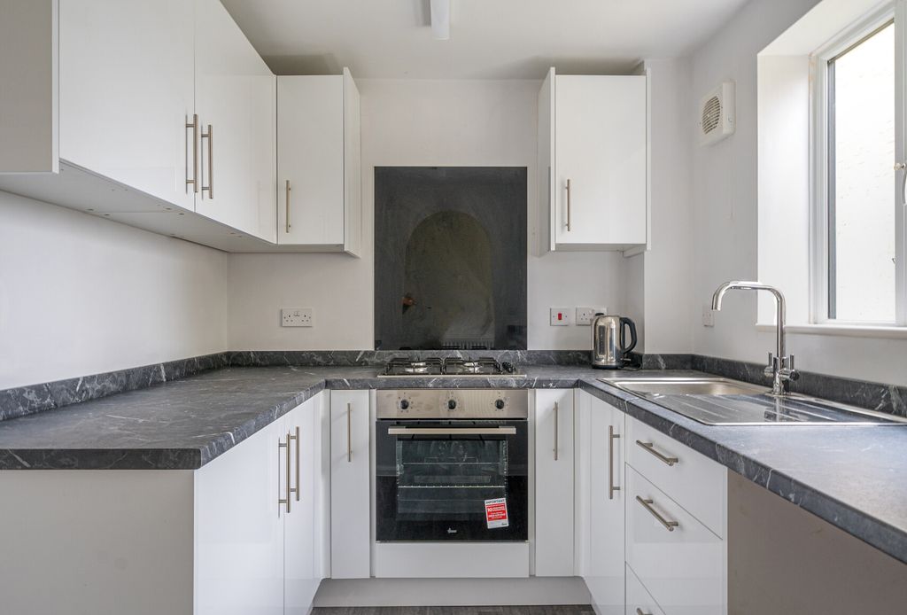 Property photo 3 of 16 1429521-5-69B30A5...
