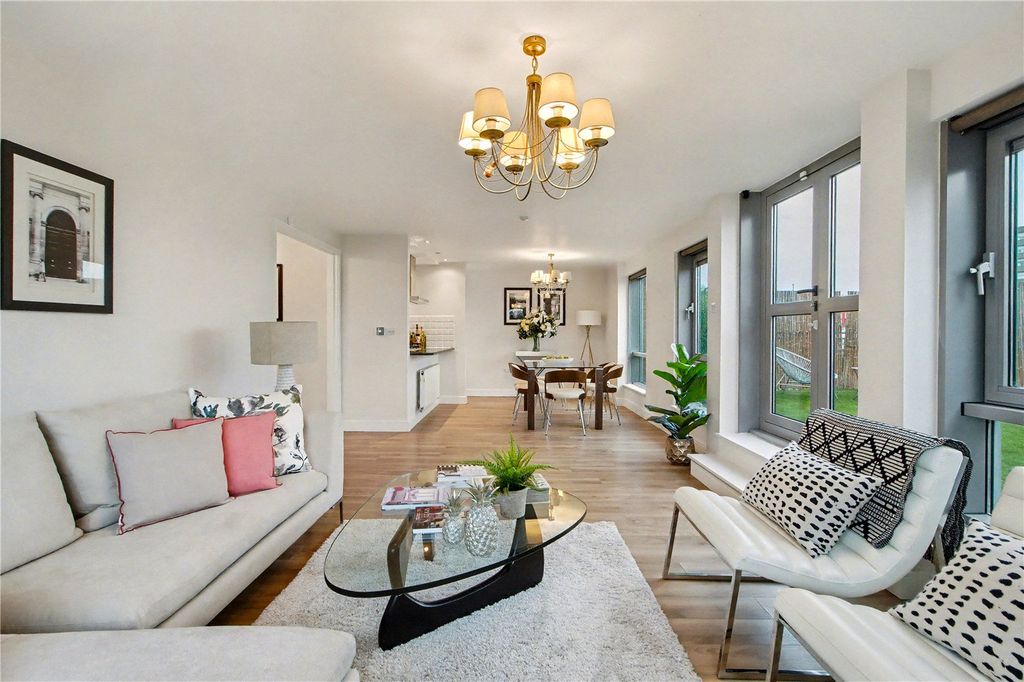 Property photo 2 of 12 Picture No. 18