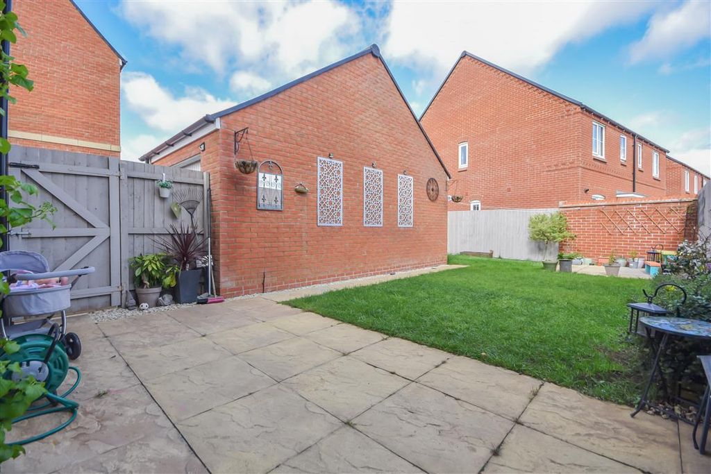 Property photo 2 of 12