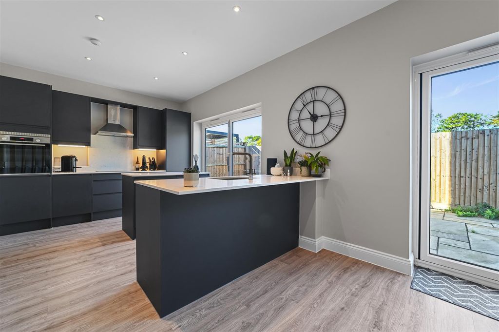 Property photo 2 of 15 Kitchen