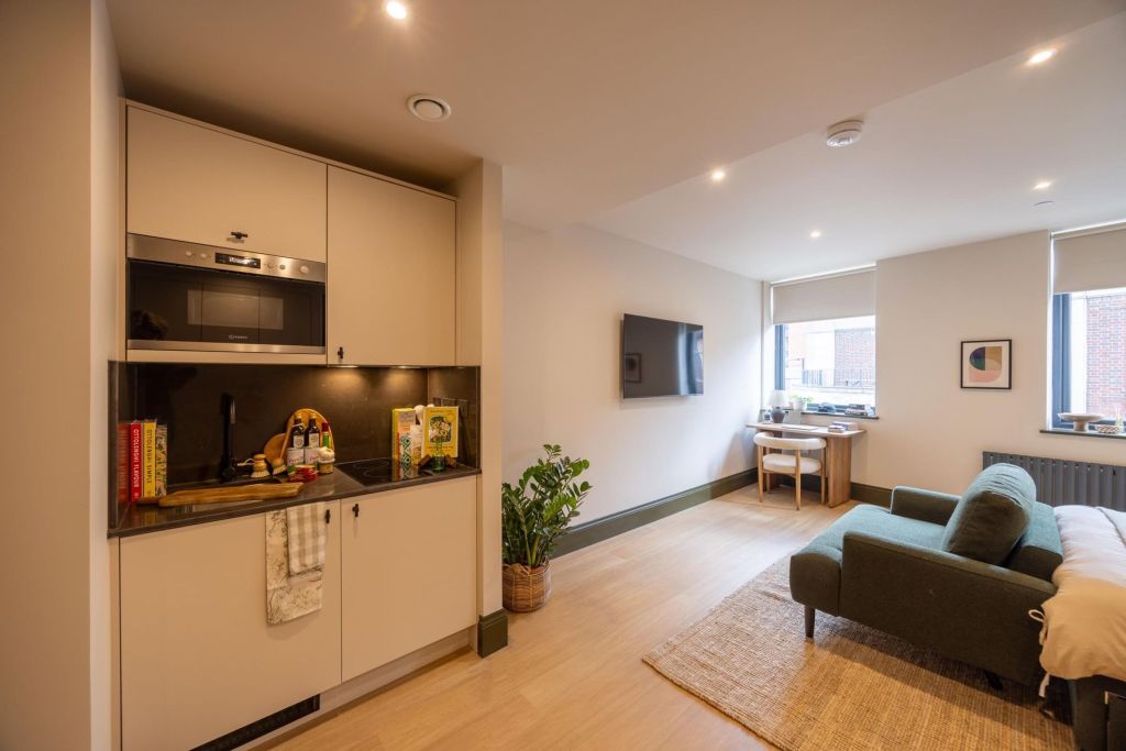 Property photo 3 of 23 Kitchen