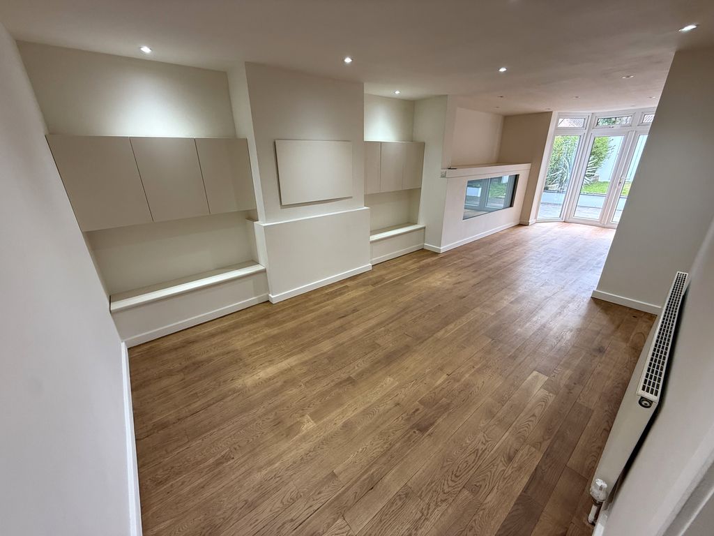 Property photo 2 of 18 Reception 1 (A)