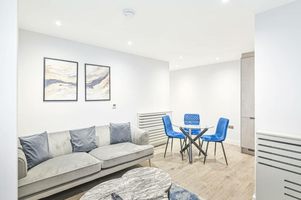 Property photo 3 of 8 Photo 3