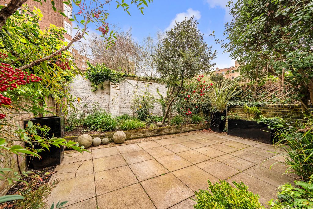 Property photo 3 of 18 Image