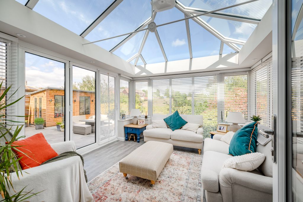 Property photo 3 of 30 Conservatory