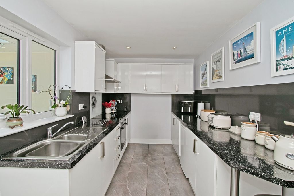 Property photo 3 of 37 Kitchen
