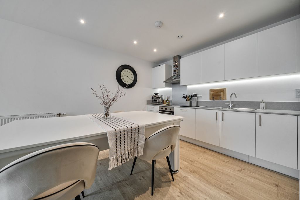 Property photo 3 of 20 1420653-20-69A166...