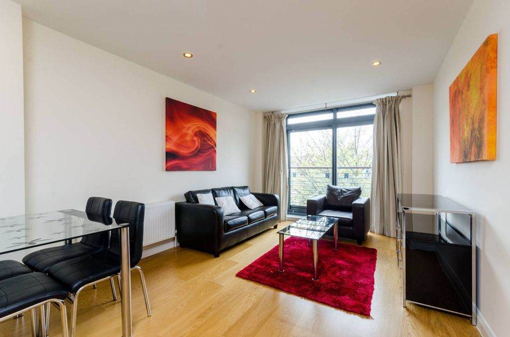 Property photo 2 of 9