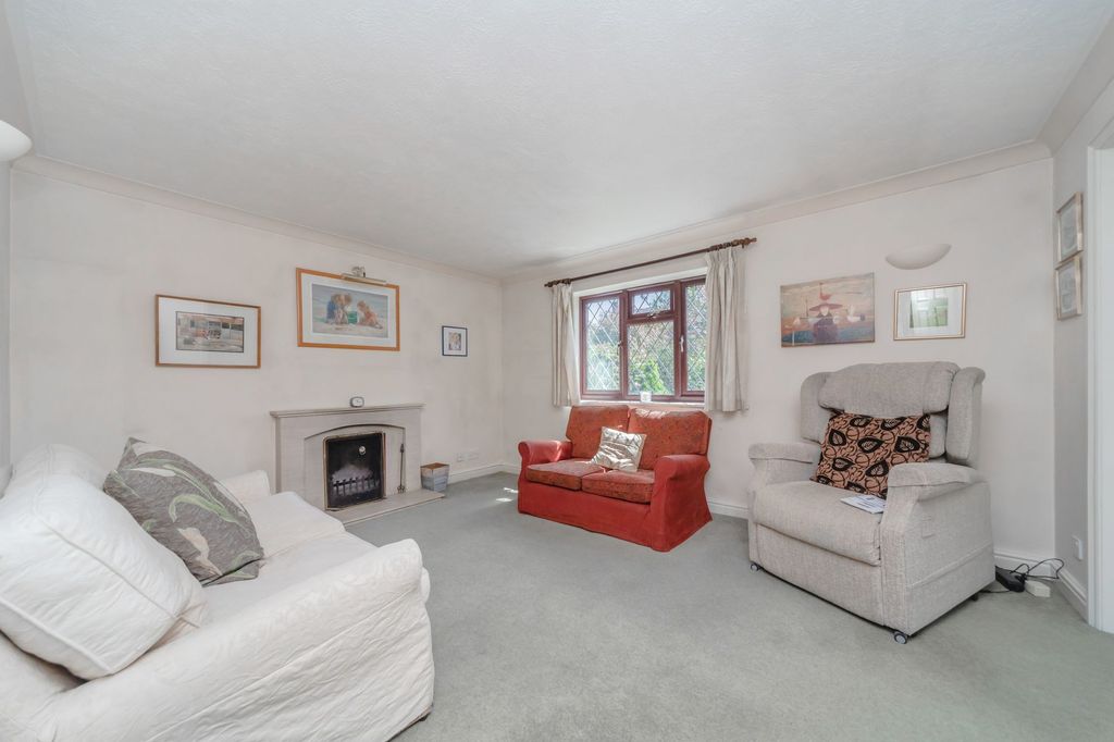 Property photo 3 of 28
