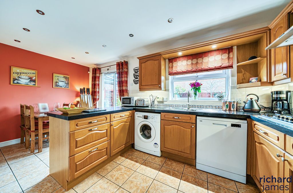 Property photo 3 of 22 9959E9A2c59A41A18763c8d8272F063c