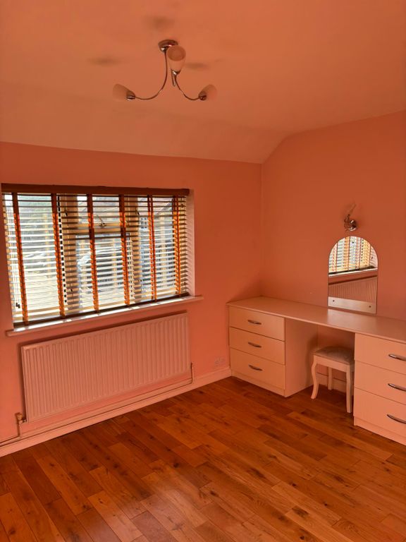 Property photo 1 of 8 Two Bedroom House Ideal For Working Families- Dagenham