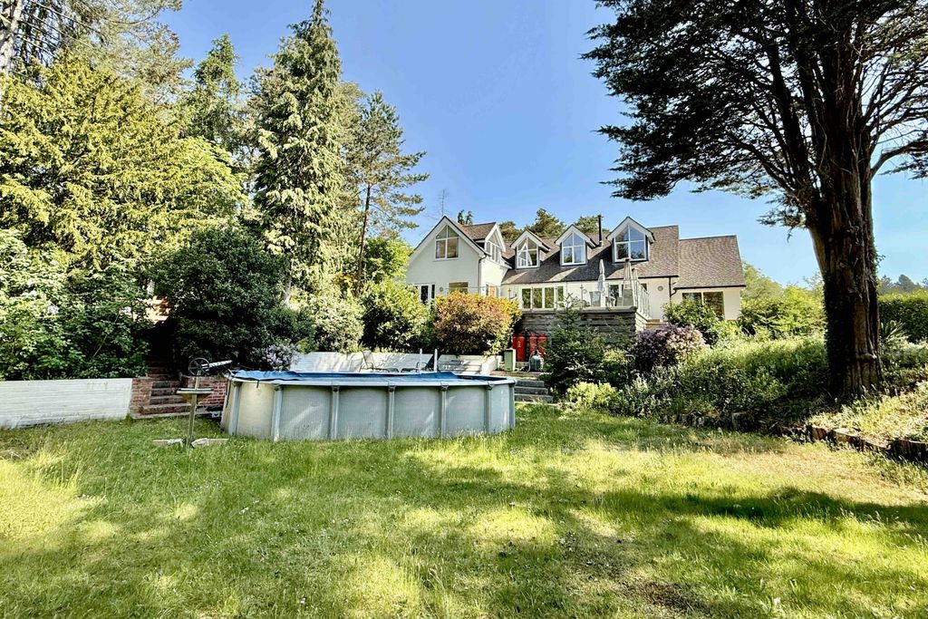 Property photo 2 of 36 Gallery