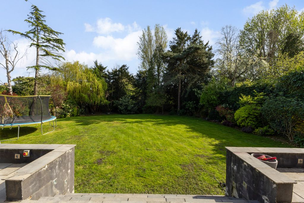 Property photo 3 of 28