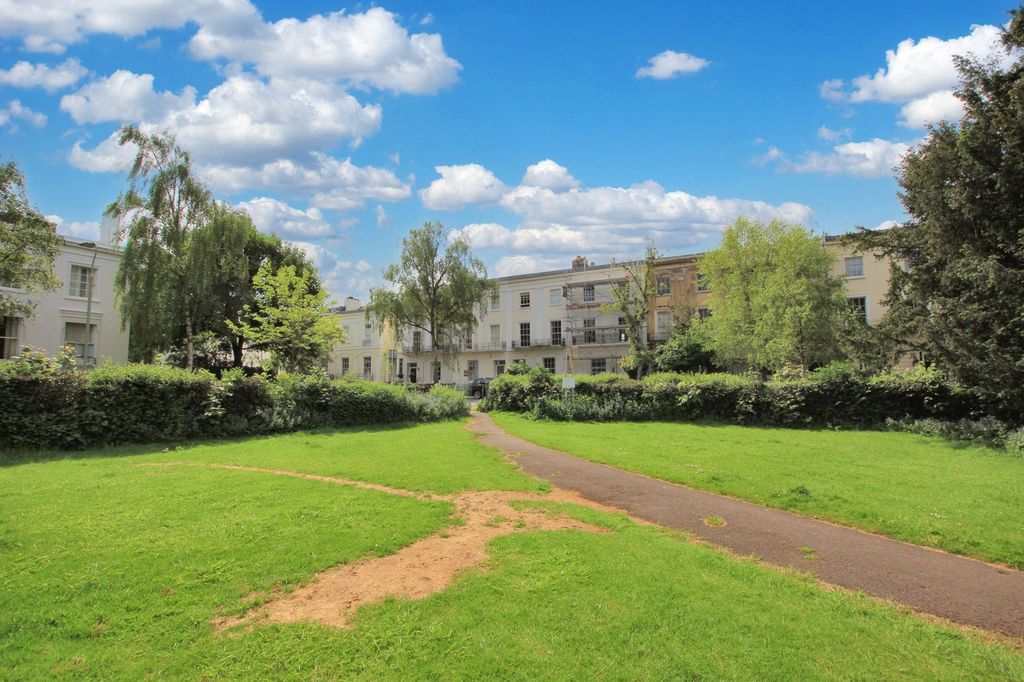 Property photo 1 of 13 Photo 13