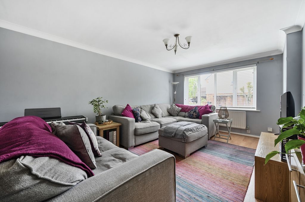 Property photo 2 of 12 1285589-2-6842c03...
