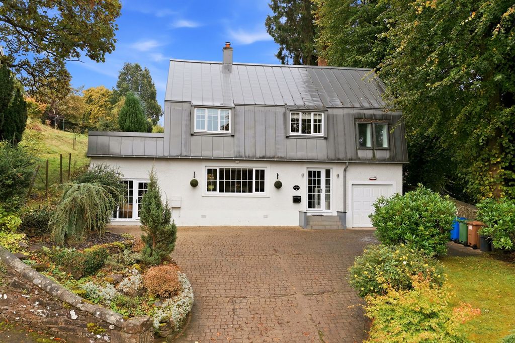 Property photo 1 of 28