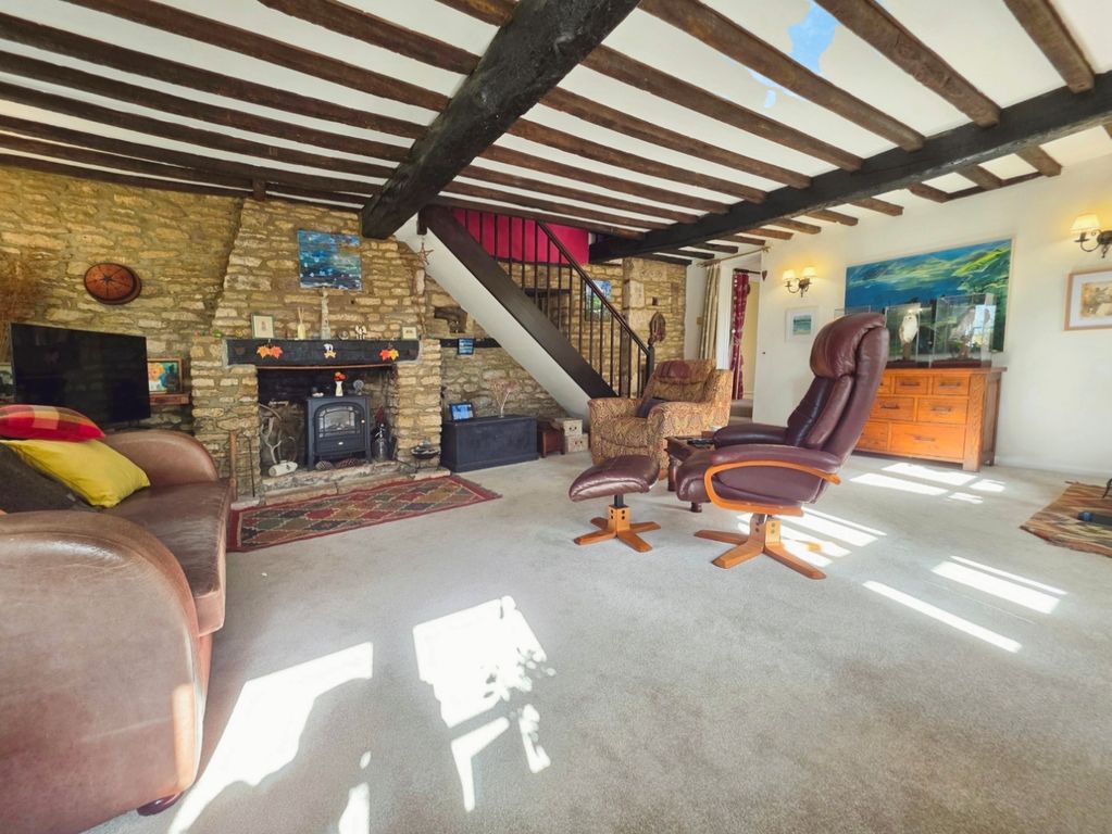 Property photo 3 of 16 Sitting Room