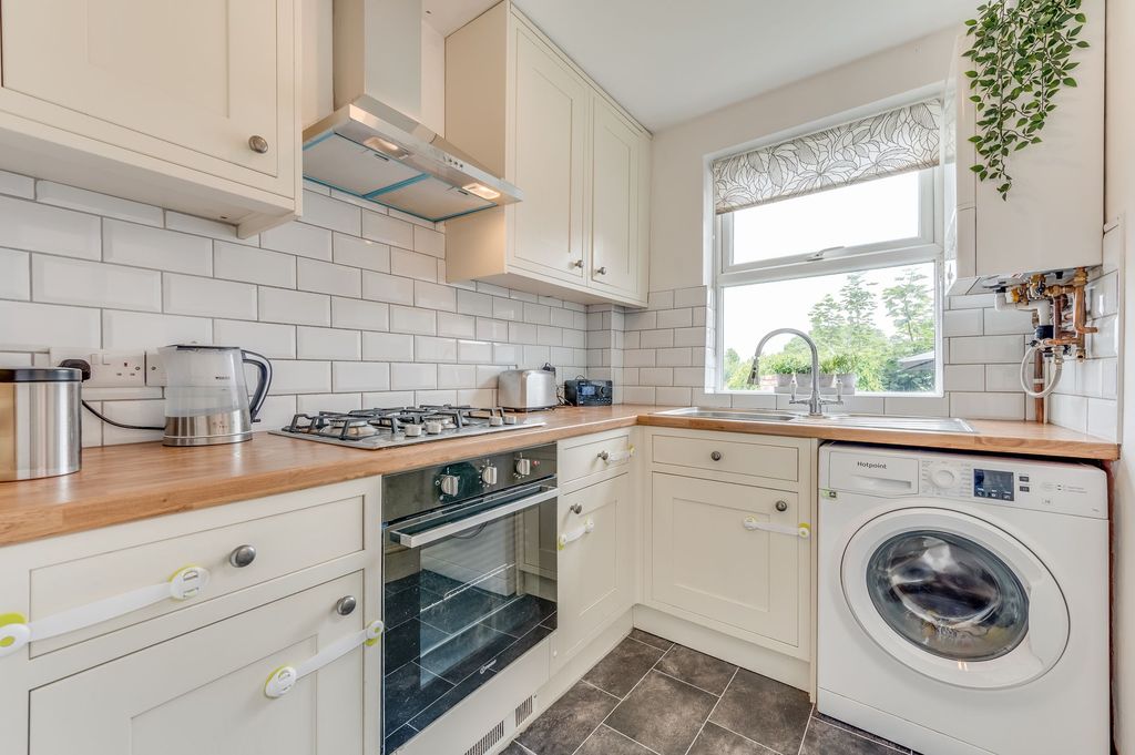 Property photo 2 of 22