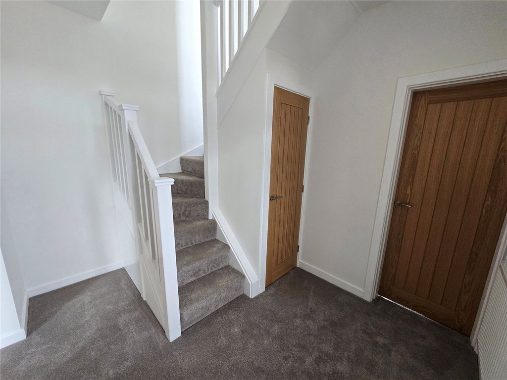 Property photo 2 of 28 Picture No. 22