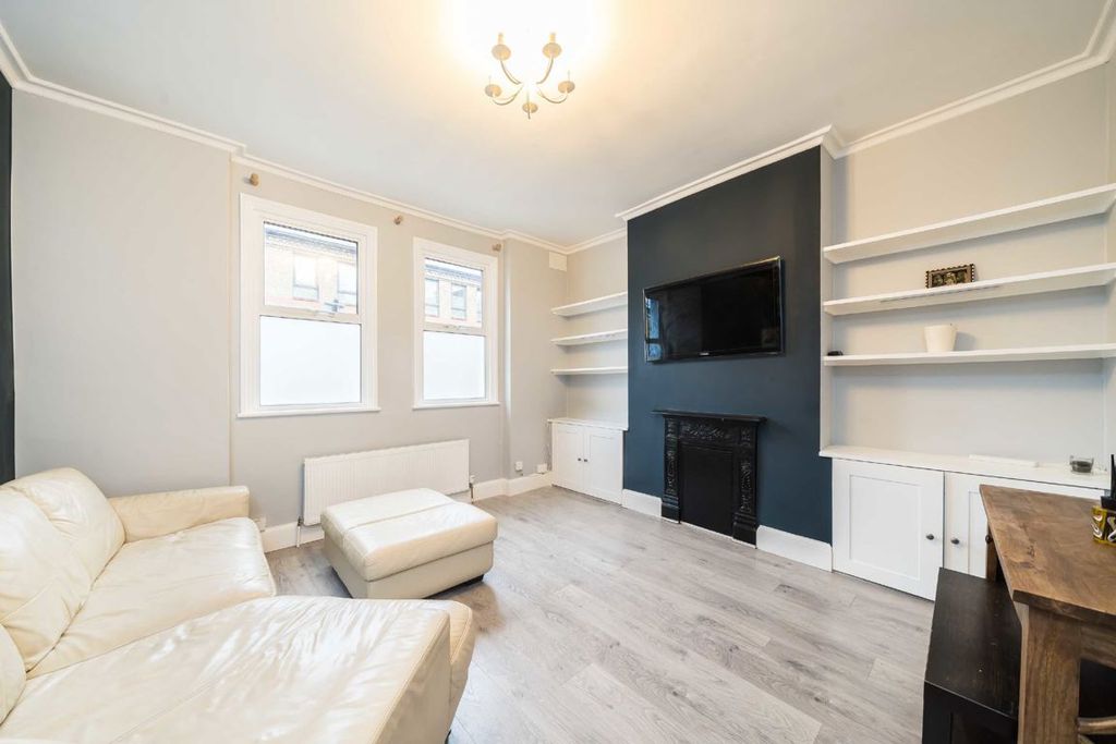 Property photo 2 of 6