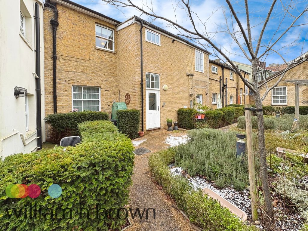 Property photo 1 of 10 View