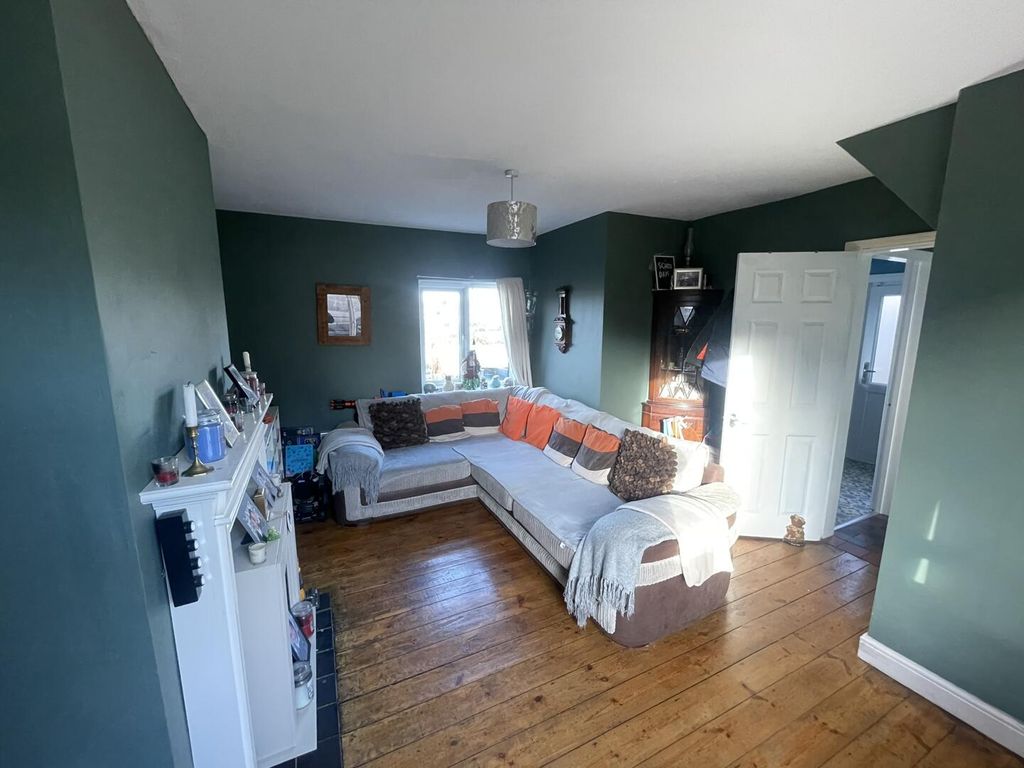 Property photo 3 of 15 Living Room