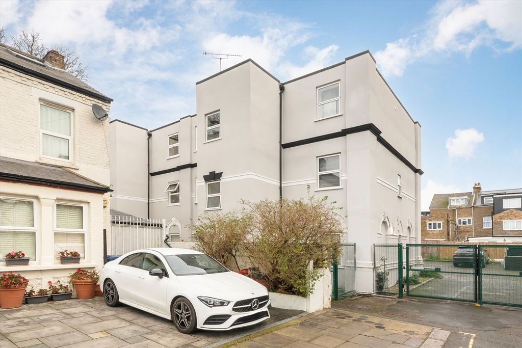 Property photo 1 of 4