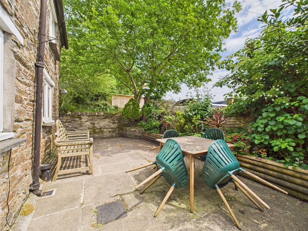 Property photo 2 of 12 Picture No. 23