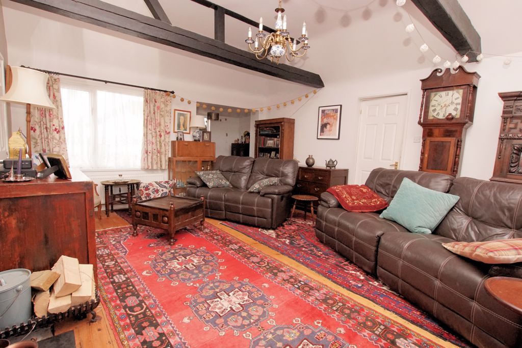 Property photo 2 of 20 Lounge