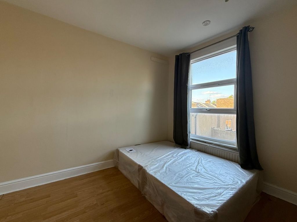 Property photo 2 of 3