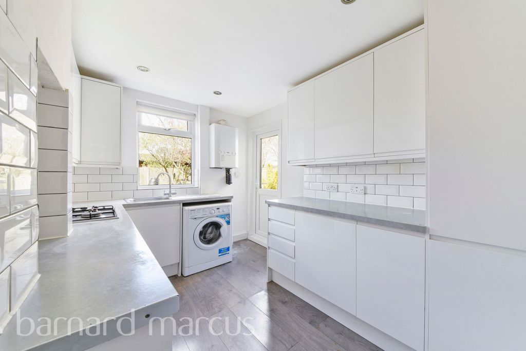 Property photo 3 of 11 Image